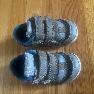 Clark’s | Gray and Blue Toddler Velcro PlayPrints Dinosaur Shoes (5.5 T)
